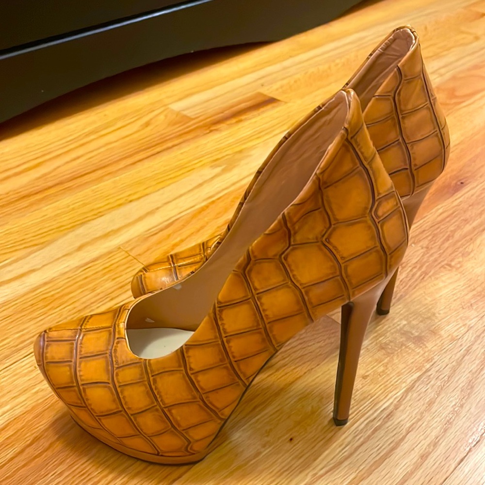 Luichiny mustard 🐊 pumps